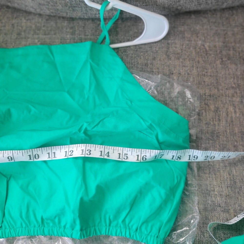 BANANA REPUBLIC Midi Skirt And Crop Top (Kelly Green) Skirt-M Petite, Top-M